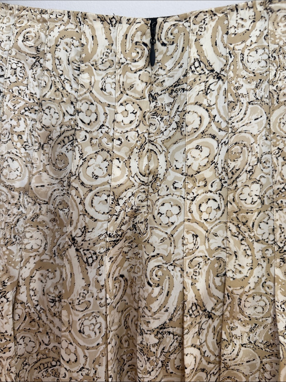 TAHARI 100% SILK skirt Above the knee Paisley line tan beige size 4 - Picture 4 of 9